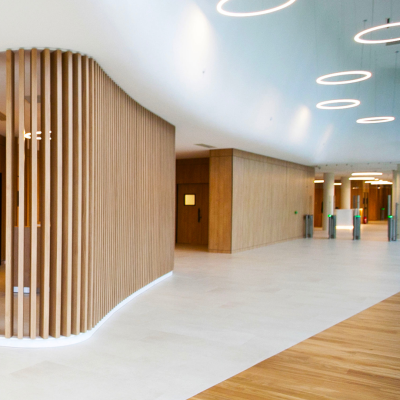 Des solutions durables et esthétiques pour habiller vos sols, murs et façades avec style et performance.